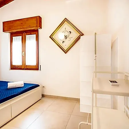 Oasi A Margine Rosso 4* Su Forti